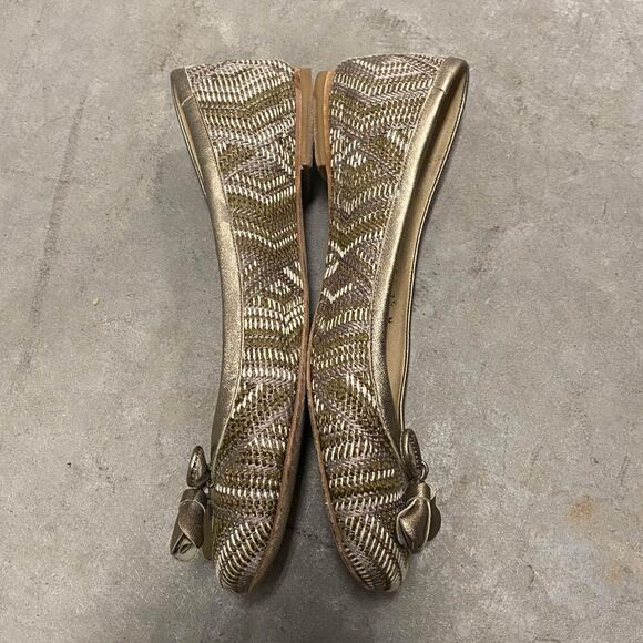 Stuart Weitzman Gold Patterned Ballet Flats Women's Sz 7.5N - Picture 2 of 7